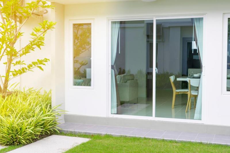 Installation d'une v&eacute;randa &agrave; La Seyne-sur-Mer, guide pratique et conseils